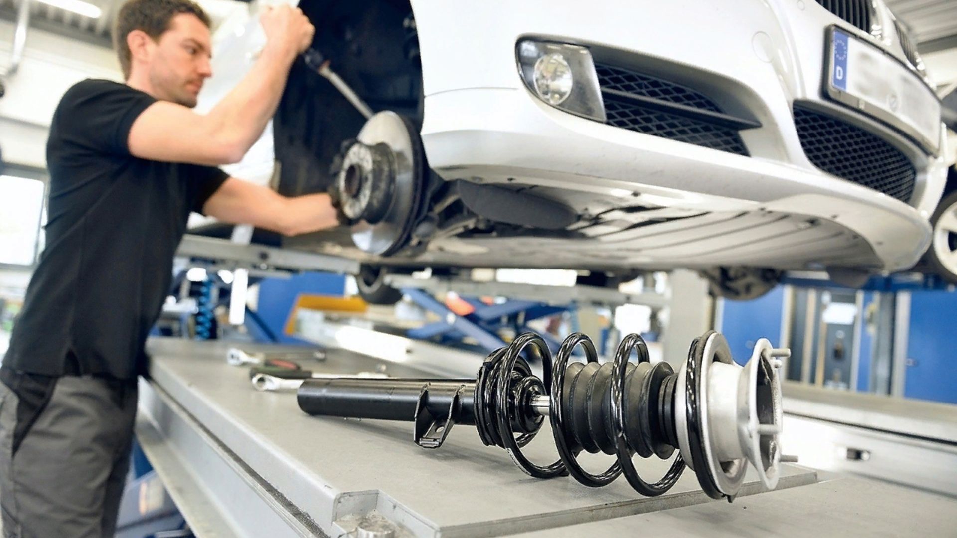 Role of Car Shock Absorbers